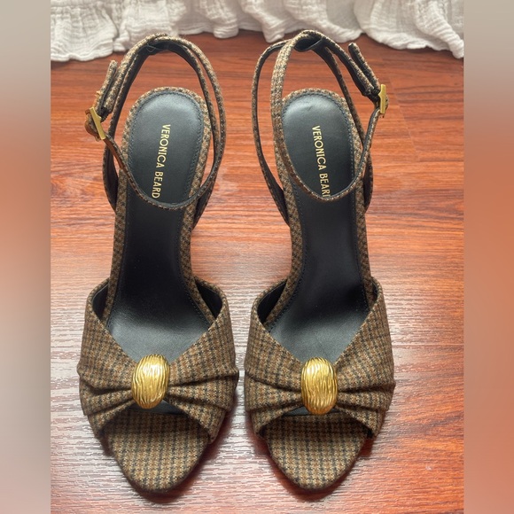 Veronica Beard Genevieve heels size 8 caramel color